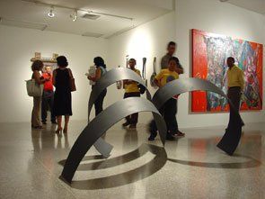 La escultura de Pedro Ferm�n durante la inauguraci�n del 29� Sal�n Nacional de Arte Aragua