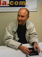 Octavio Escobar Giraldo entre los asistentes