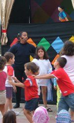 Elisa Gonz�lez (en la gr�fica) y R�ger Vargas conforman Garabatosh-k