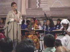 Mujeres Poetas en el Pa&iacute;s de las Nubes