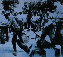 �Little Race Riot�, por Andy Warhol (fragmento)