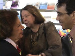 Ligya Fagundes Telles con N&eacute;lida Pi&ntilde;&oacute;n y Julio Lellis