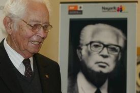 Al&iacute; Chumacero