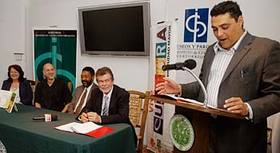 El escritor Elidio La Torre dio lectura al Laudo del Premio de Literatura Internacional 2007, categoria del Cuento