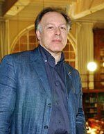 Javier Mar&iacute;as