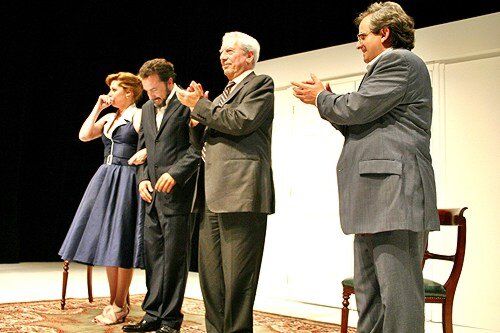 De izquierda a derecha: Carlota Sosa, Iv&aacute;n Tamayo, Mario Vargas Llosa y H&eacute;ctor Manrique