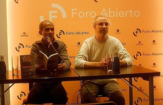 Edgar Borges y Roberto Hern&aacute;iz, editor