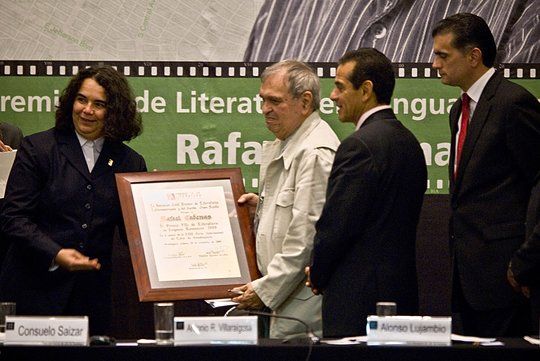 Entrega del Premio FIL de Literatura 2009 en Lenguas Romances al escritor venezolano Rafael Cadenas
