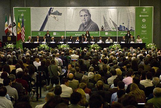 Entrega del Premio FIL de Literatura 2009 en Lenguas Romances al escritor venezolano Rafael Cadenas