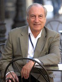 Tom&aacute;s Eloy Mart&iacute;nez