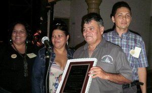 A la derecha, Jos&eacute; Rafael Hern&aacute;ndez Fereira y Nesfran Gonz&aacute;lez