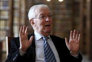 V&iacute;ctor Garc&iacute;a de la Concha