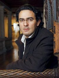 Juan Gabriel V&aacute;zquez