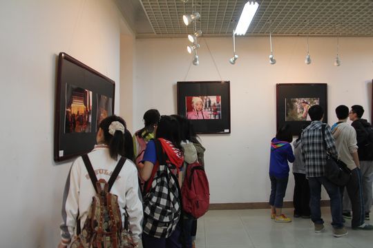 Exposici�n �Impresi�n de Beijing�, de Wilfredo Carrizales