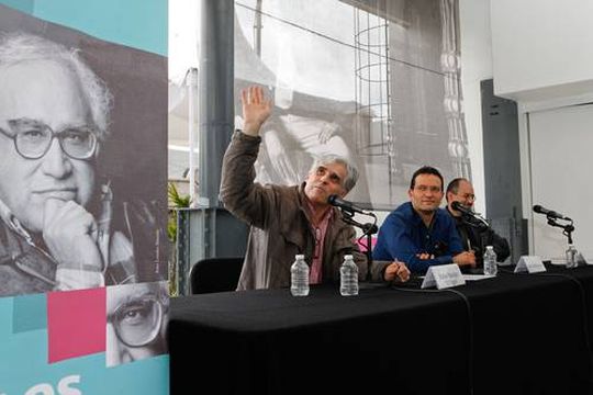 Mesa &ldquo;Ese personaje de historieta, Carlos Monsiv&aacute;is&rdquo;