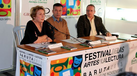 De izquierda a derecha, Jeanette Le&oacute;n, de la directiva de Cavelibro; Gerardo Blyde, alcalde del municipio caraque&ntilde;o de Baruta, e Iv&aacute;n Di&eacute;guez, presidente de Cavelibro