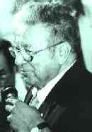 Carlos Mart�nez Rivas es homenajeado en el ciberespacio