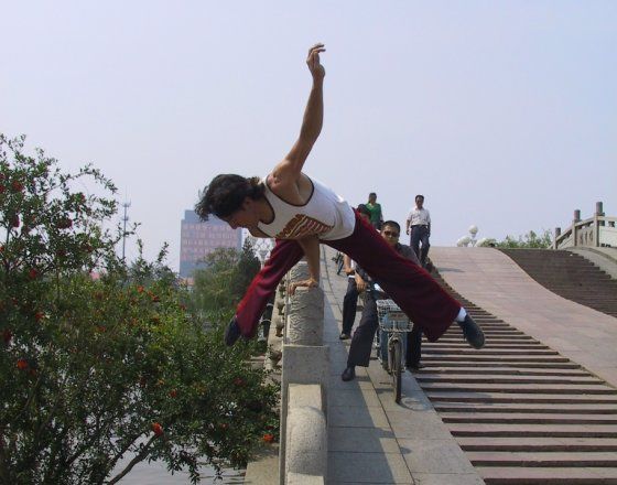 Acr&oacute;batas nuestros en Dezhou