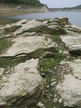 Allende las piedras y dem&aacute;s sinos