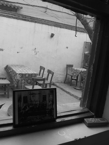 Cr&oacute;nica en un caf&eacute; de ensayo