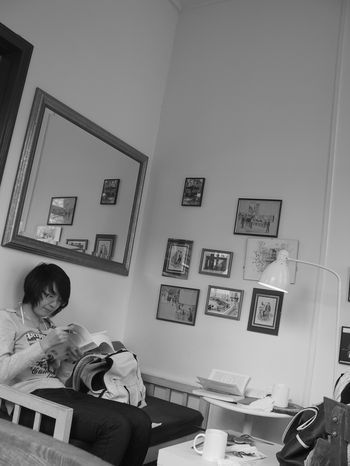 Cr&oacute;nica en un caf&eacute; de ensayo