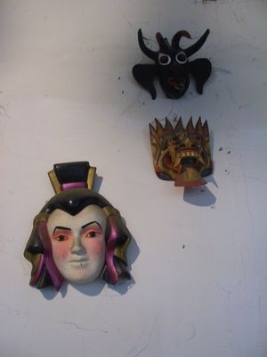 Hechos de m&aacute;scaras