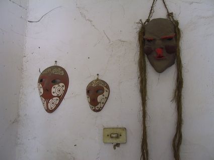 Hechos de m&aacute;scaras