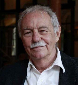Eduardo Mendoza