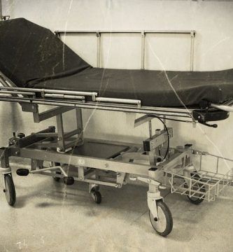 En torno a la praxis médica del adiós, por Dora Andara
