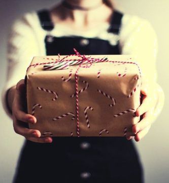 Julia y los regalos, por Vicente Adelantado Soriano
