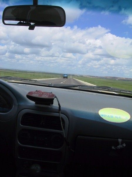 Perspectivas de la estepa mongola a través del parabrisas, por Wilfredo Carrizales