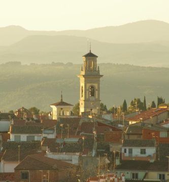 Julia y el pueblo, por Vicente Adelantado Soriano