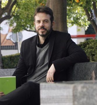 Vicente Luis Mora