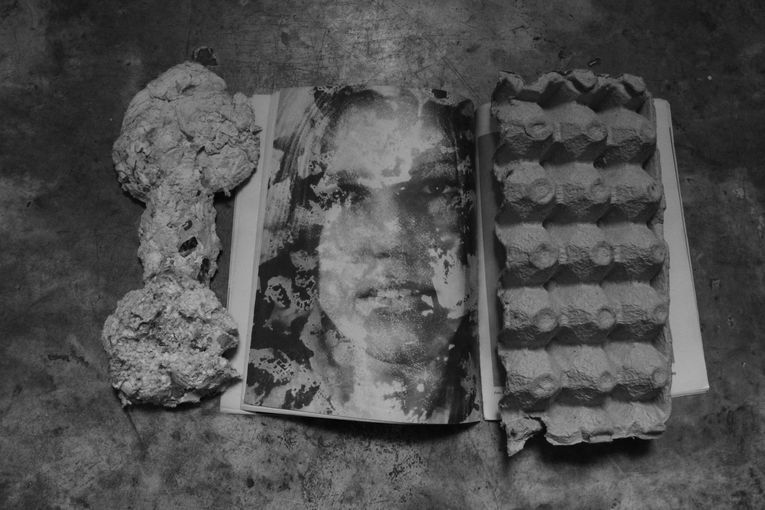 Por el lugar que ve palabras, por Wilfredo Carrizales