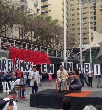 Rafael Cadenas en el evento “Poesía en voz alta por Venezuela” el 21/3/19