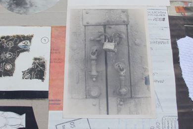 Puerta, argollas, candado, aldabas, por Wilfredo Carrizales