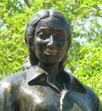 Monumento a doña Bárbara en Elorza, Apure (Venezuela)