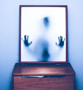 Autorretrato de un fantasma, por Rolando Gabrielli