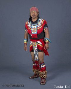 Aztecas, mayas y zapotecas, serie fotográfica de William Guaregua