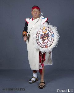 Aztecas, mayas y zapotecas, serie fotográfica de William Guaregua