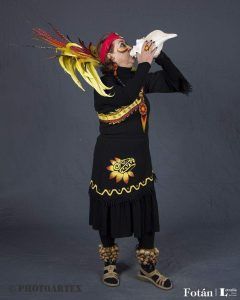 aztecasmayaAztecas, mayas y zapotecas, serie fotográfica de William Guareguasyzapotecas15