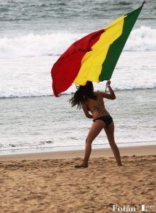 Muchacha, por Triunfo Arciniegas