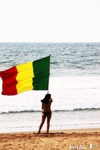 Muchacha, por Triunfo Arciniegas