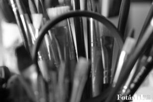 Pinceles y pinzados redondeles, por Wilfredo Carrizales