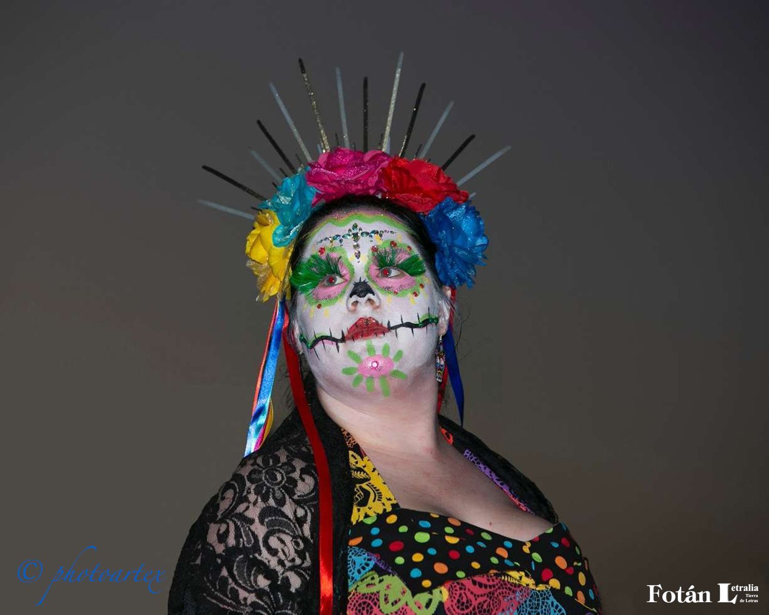 Catrinas y catrines en estampas y figurines, fotografías de William Guaregua