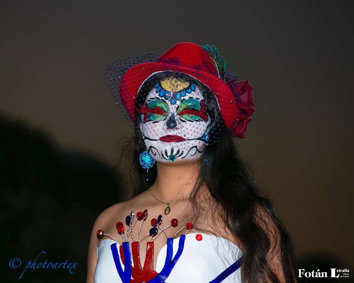 Catrinas y catrines en estampas y figurines, fotografías de William Guaregua