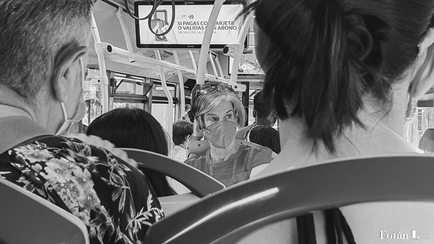 Estampas de la pandemia en el transporte público de Madrid, por Constanza Insúa