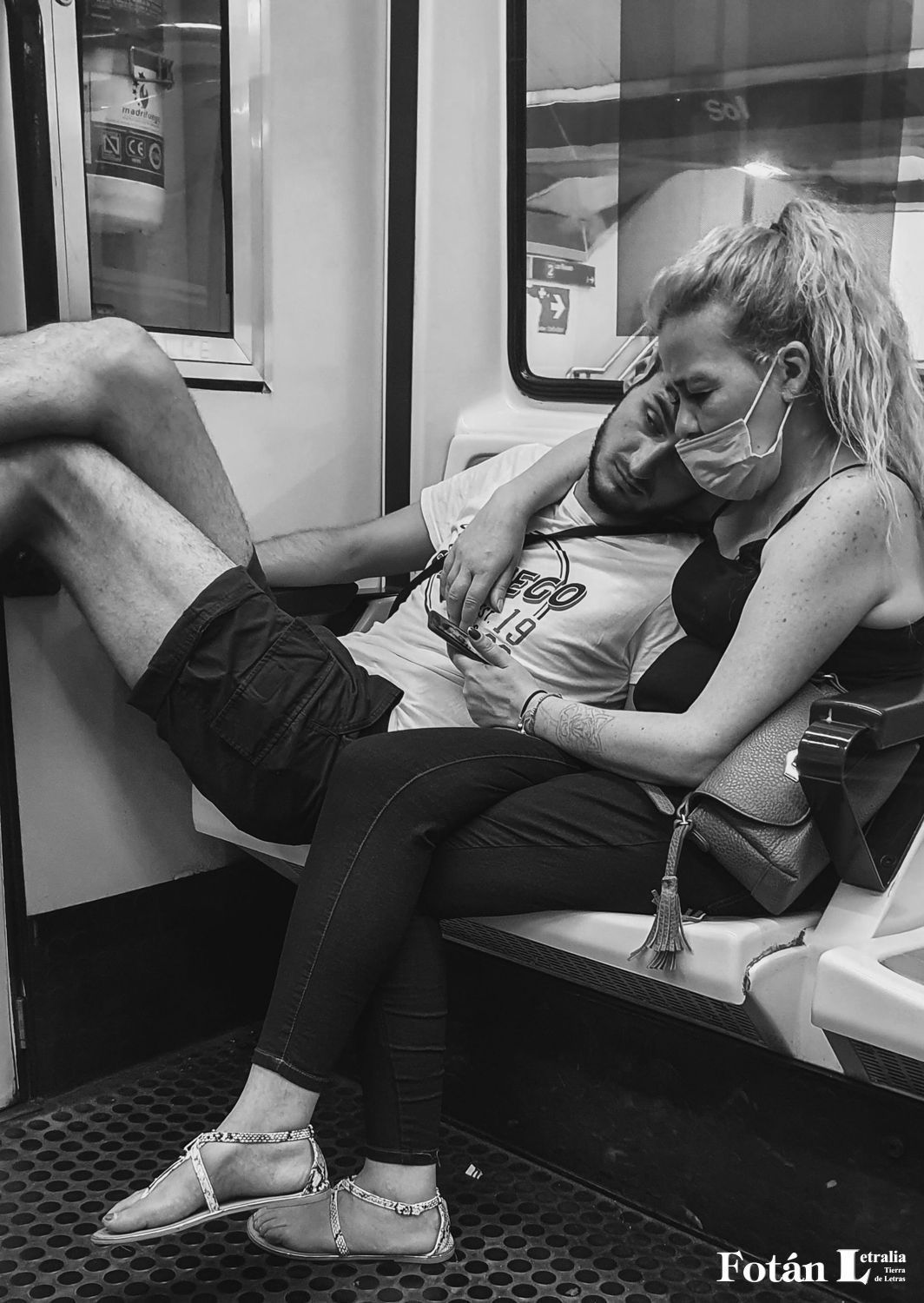 Estampas de la pandemia en el transporte público de Madrid, por Constanza Insúa