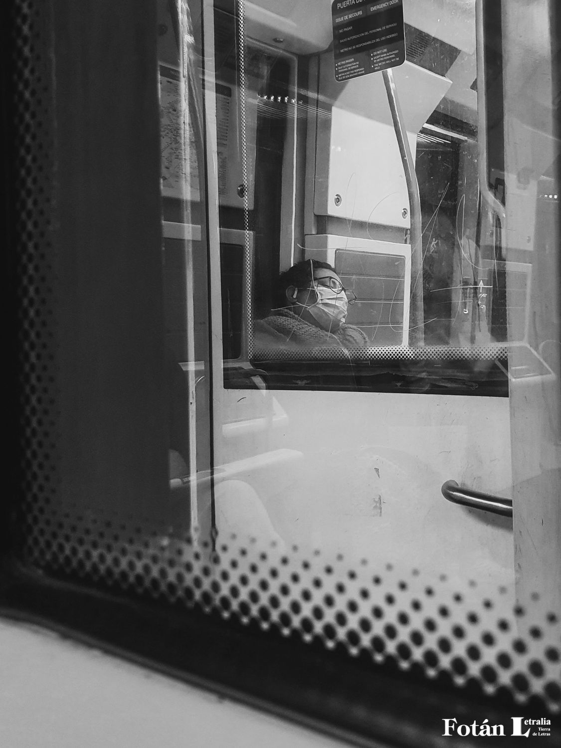 Estampas de la pandemia en el transporte público de Madrid, por Constanza Insúa