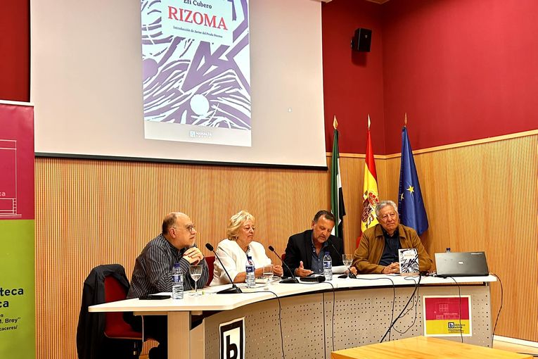 Presentación de “Rizoma”, de Efi Cubero, en Cáceres
